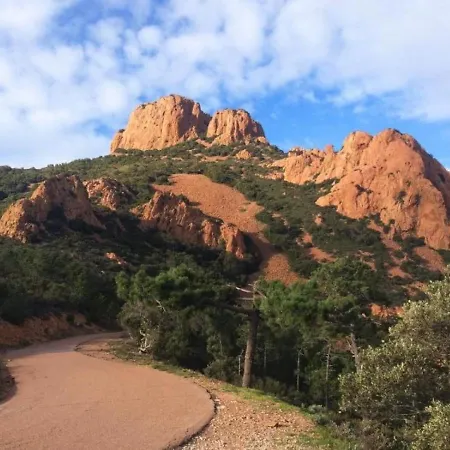 3 Pieces 6/7 Personnes Au Calme - Cap Esterel, Cote D'azur Appartement *